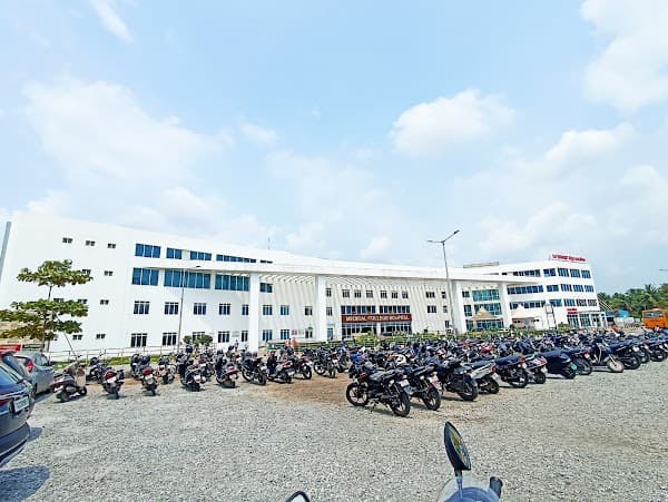 Panimalar Hospital - Ambulance service by Padma Ambulance in Poonamallee