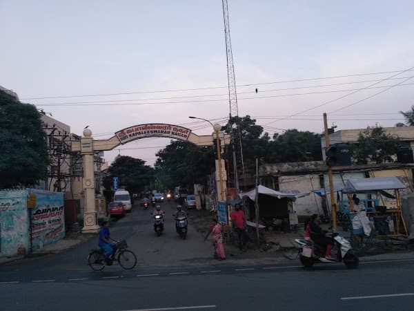 Neelankarai Arambe Sugadhare Nelayam, Government Hospital - Padma Ambulance Service Neelankarai